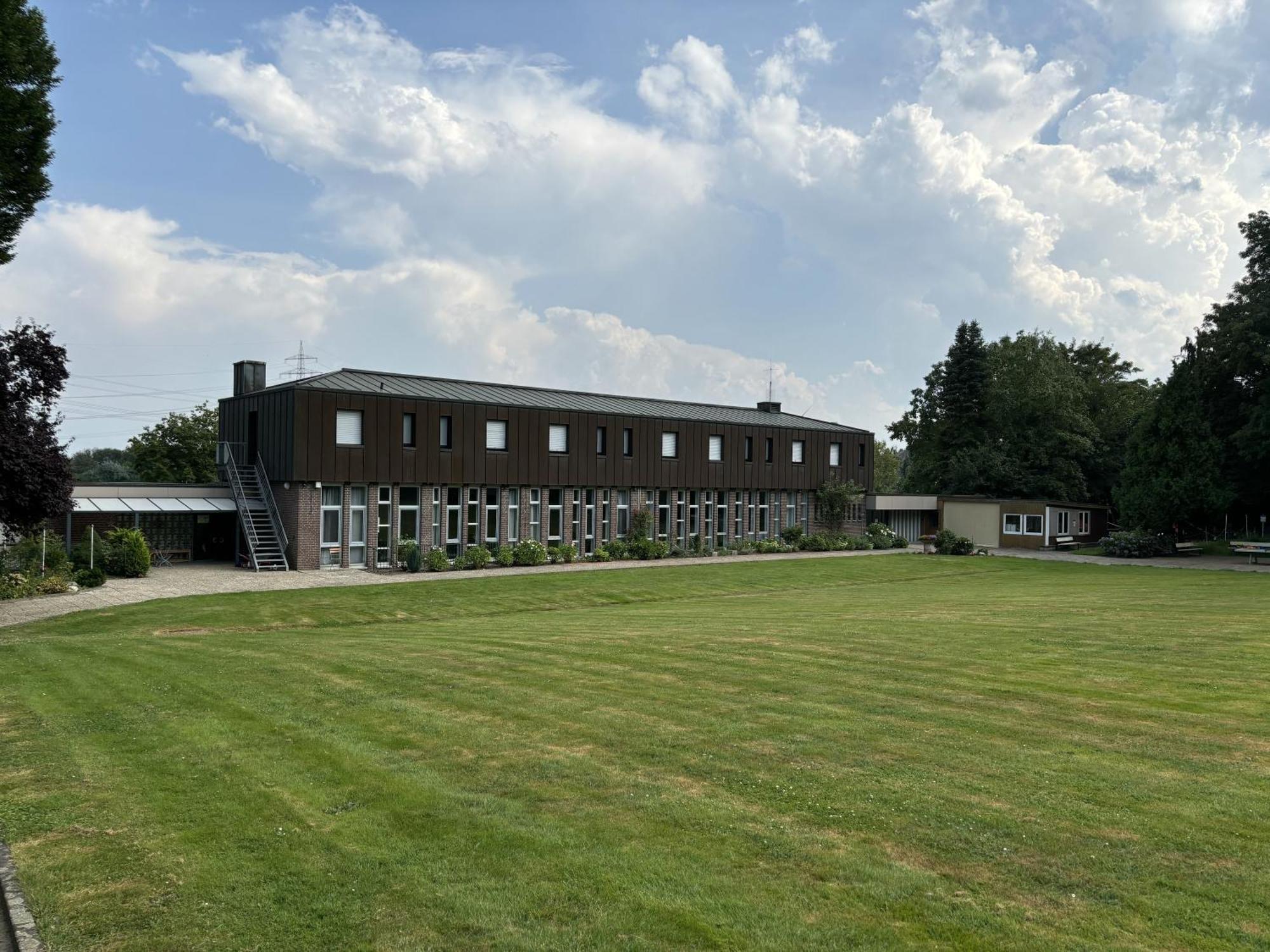 Отель Haus Der Begegnung - Schoenstattzentrum Im Bistum Aachen Baesweiler Экстерьер фото